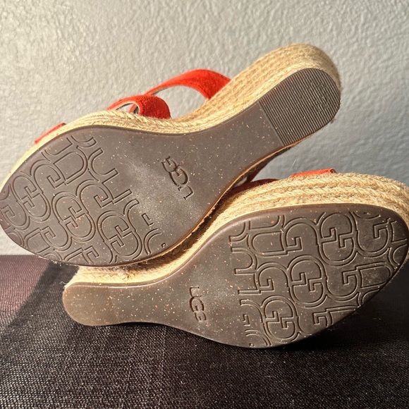 UGG platform wedge suede orange sandals size 6.5 - Picture 6 of 6